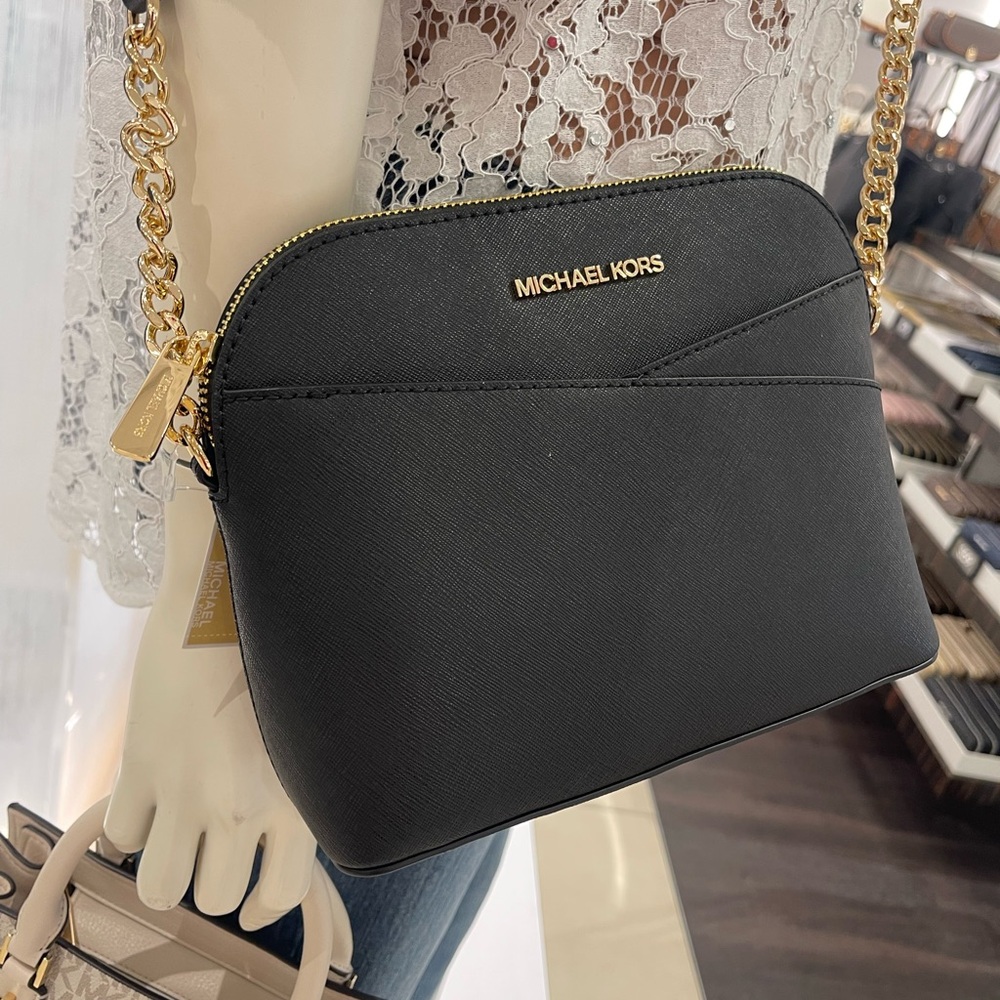 Michael Kors Jet Set Travel Medium Dome Crossbody XCROSS XBODY Bag
Black
NWT - Picture 16 of 16